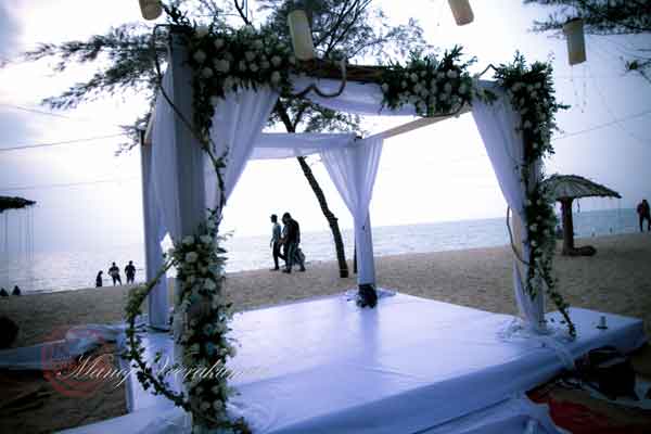white & green beach wedding stage decor 
